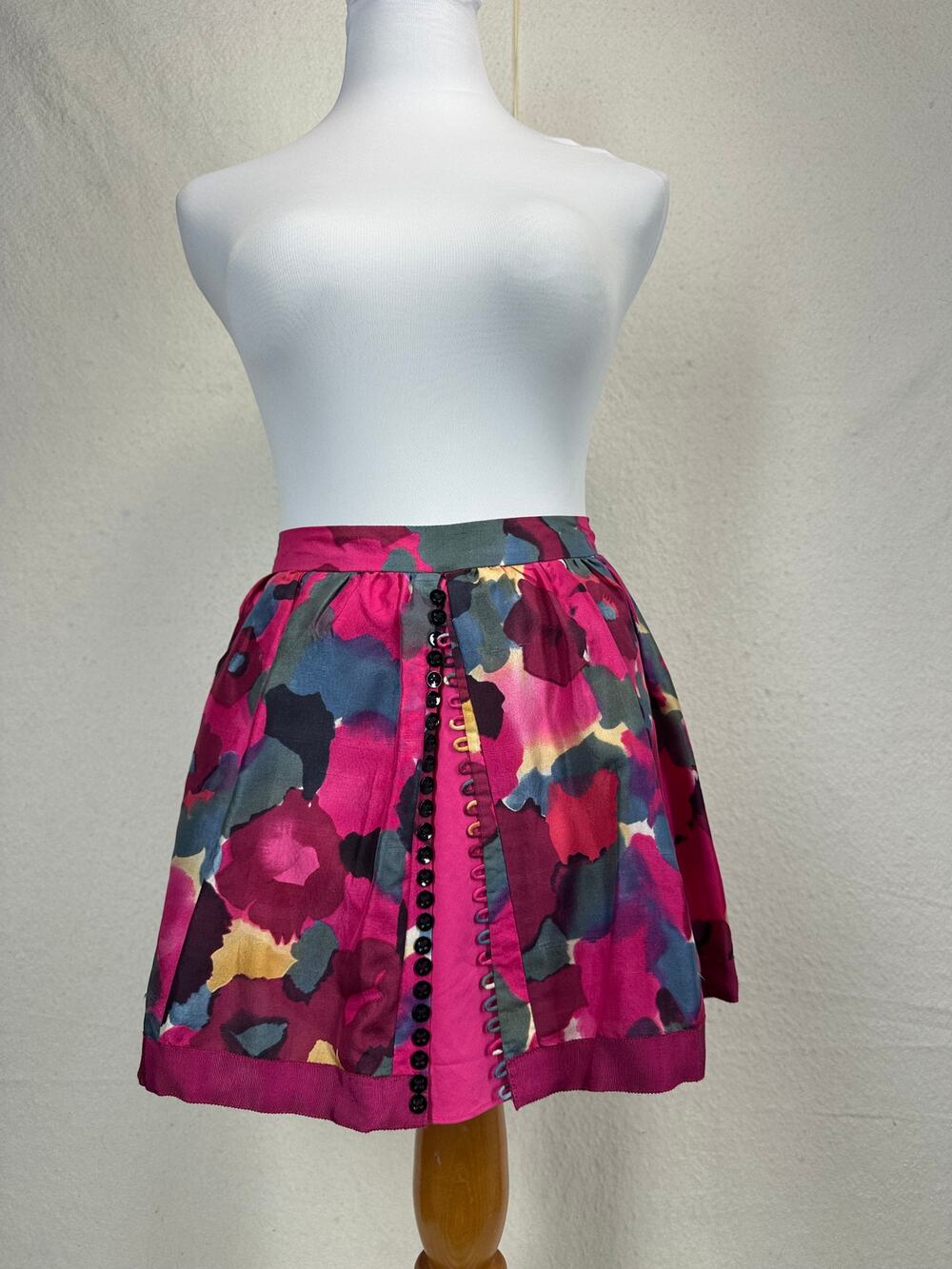 Twenty8Twelve Thompson Silk Women's SZ 6 Vibrant Floral Mini-Skirt W/ Button
